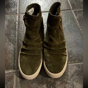 Women’s Sperry ankle boots-green suede, 7.5.